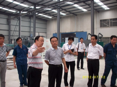 2012.7.12日李國忠教授到我公司參觀考察、指導(dǎo)工作